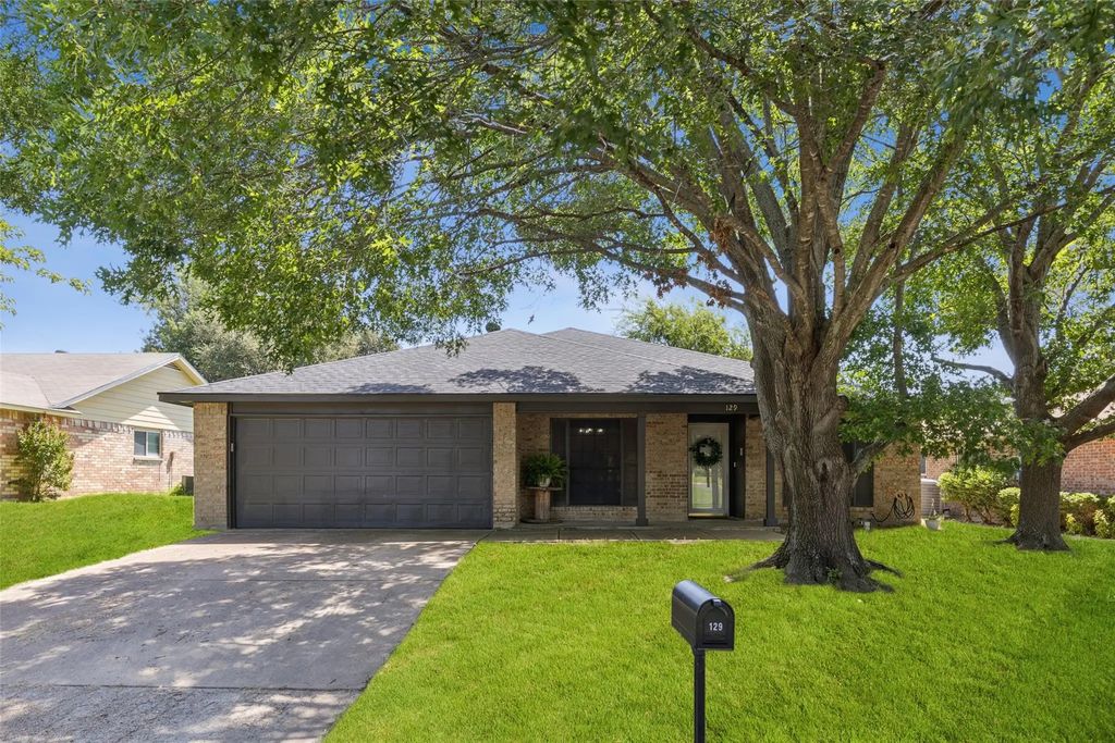 129 Grand Meadow Drive, Fort Worth