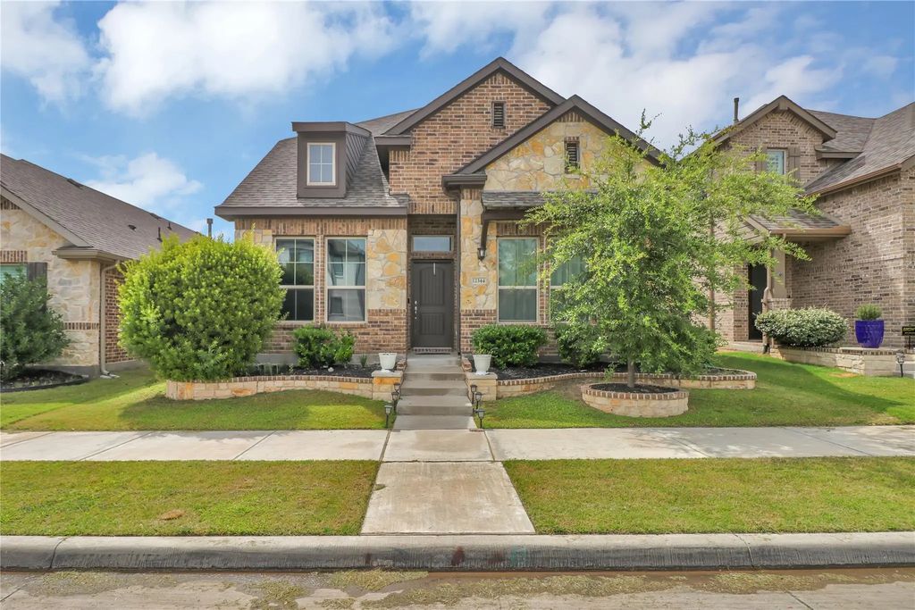 12344 Iveson Drive, Fort Worth