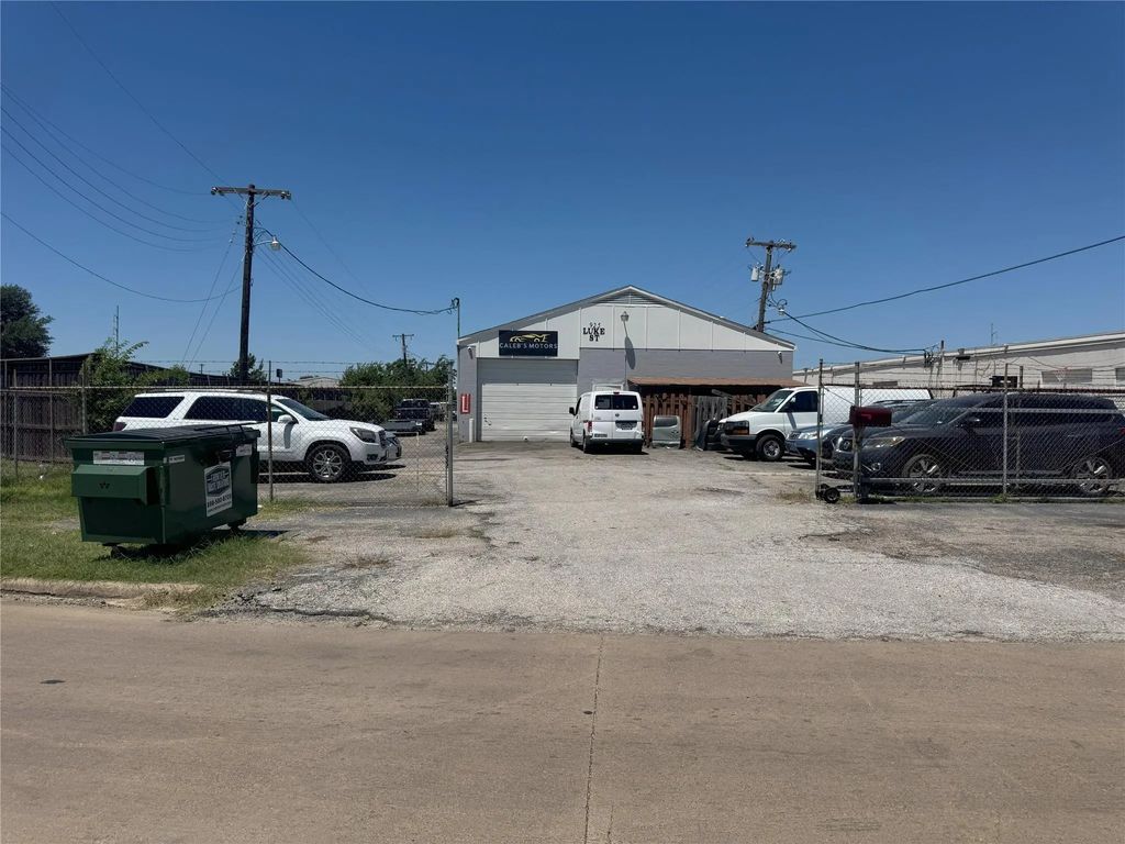 925 Luke Street, Irving