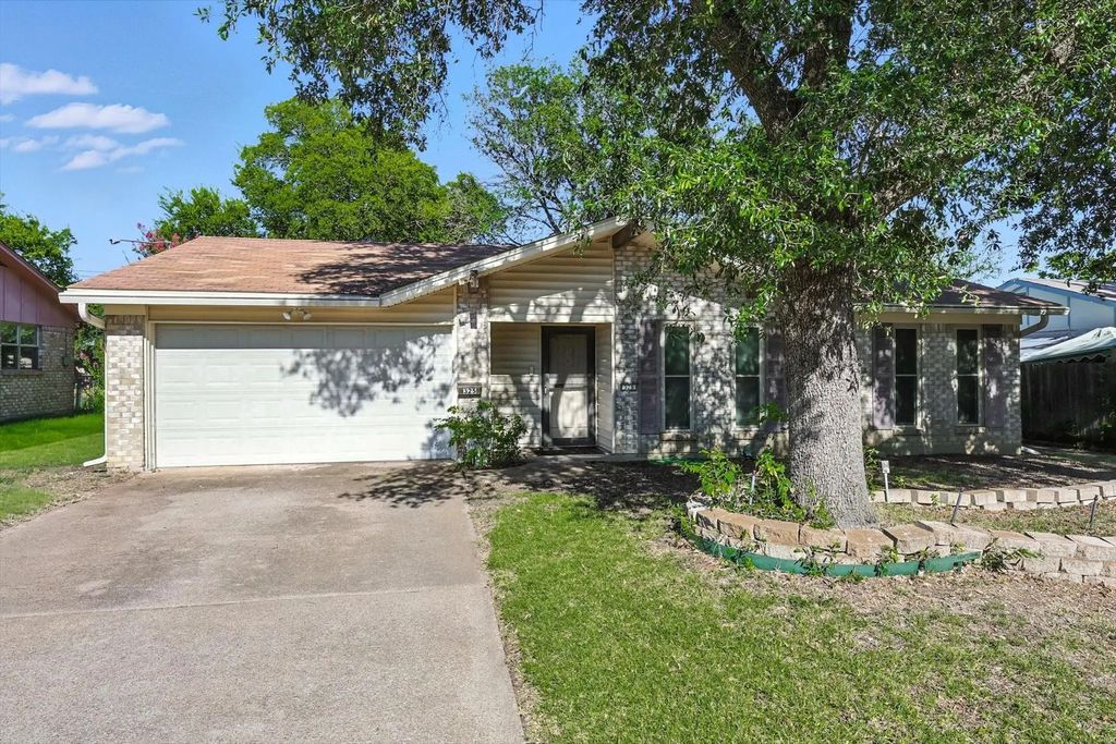 325 Hastings Drive, Cedar Hill