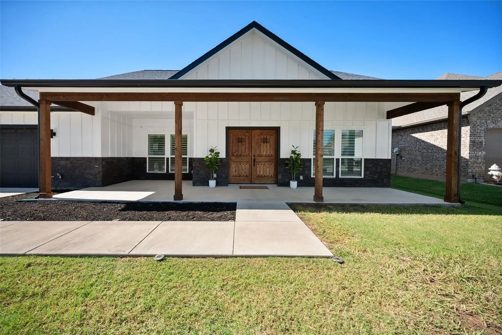 7825 Cupp Court, Fort Worth