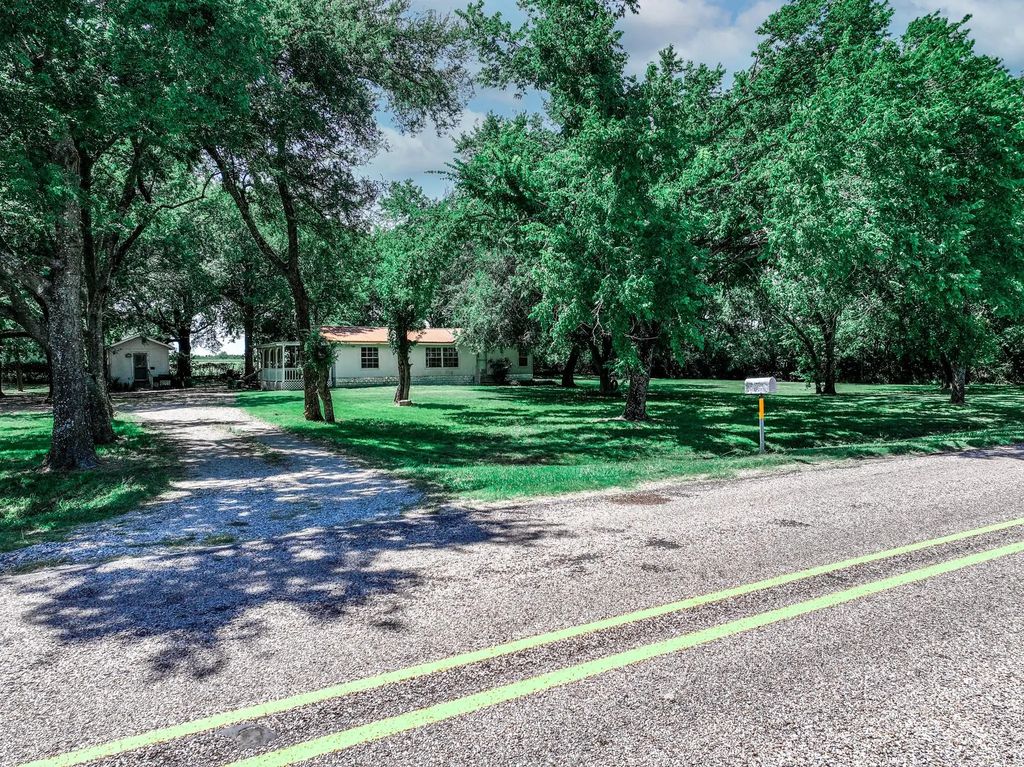 81 Spur 71, Sulphur Springs