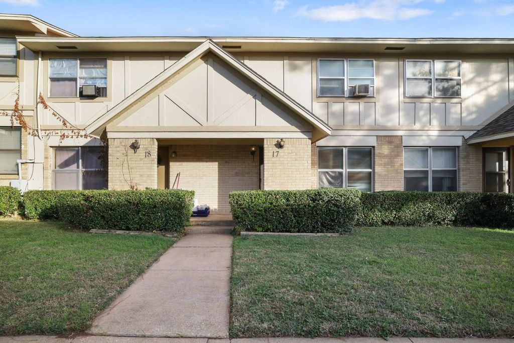 1905 W Morton Street 17, Denison