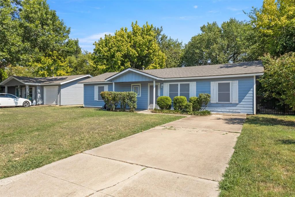 102 Ne Murphy Road, Burleson
