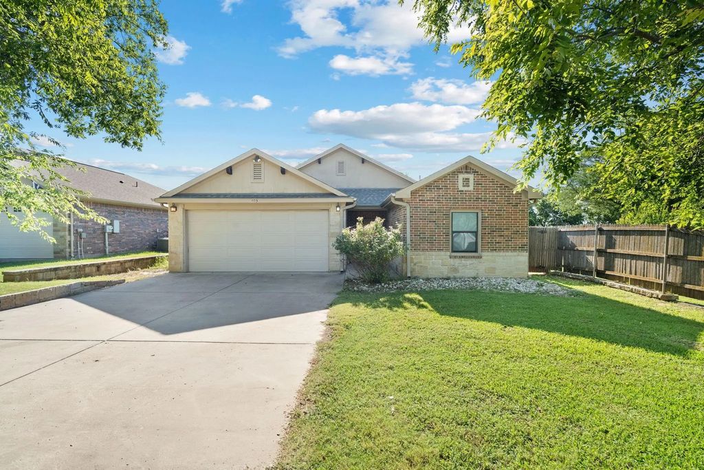 405 Magnolia Street, Hico