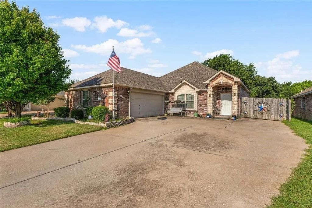 1751 Ridgemar Drive, Grand Prairie