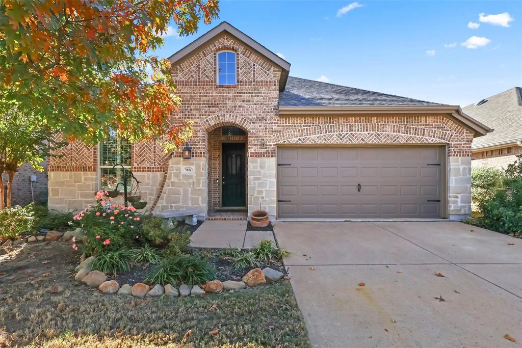 9804 Bitterroot Drive, Oak Point
