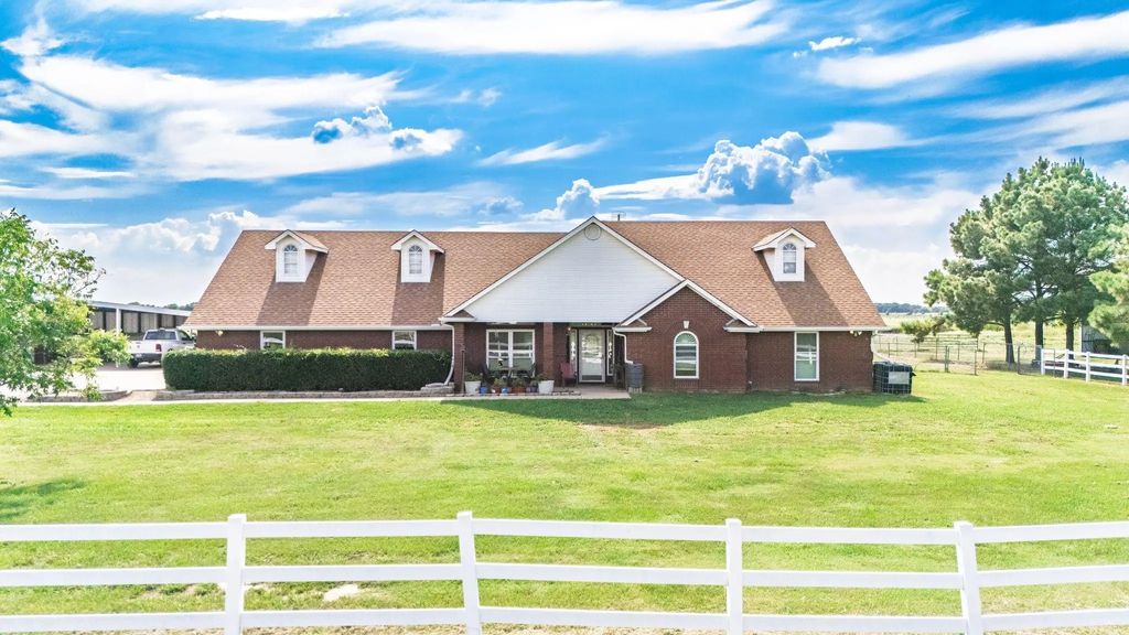 389 County Road 1070, Cooper