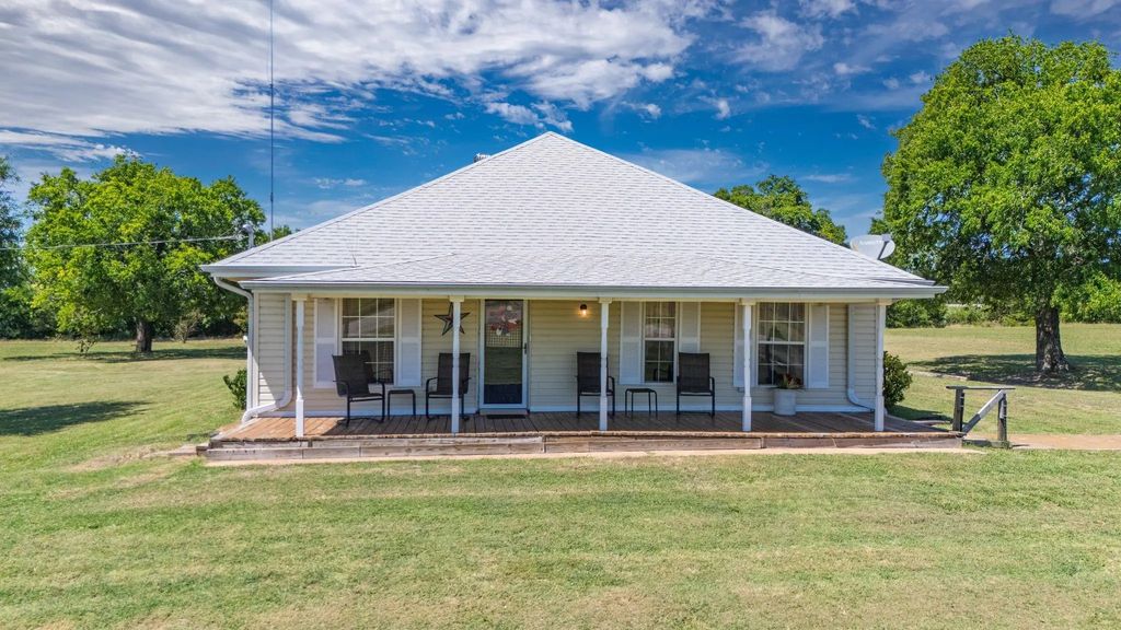 8545 Fm 824, Honey Grove