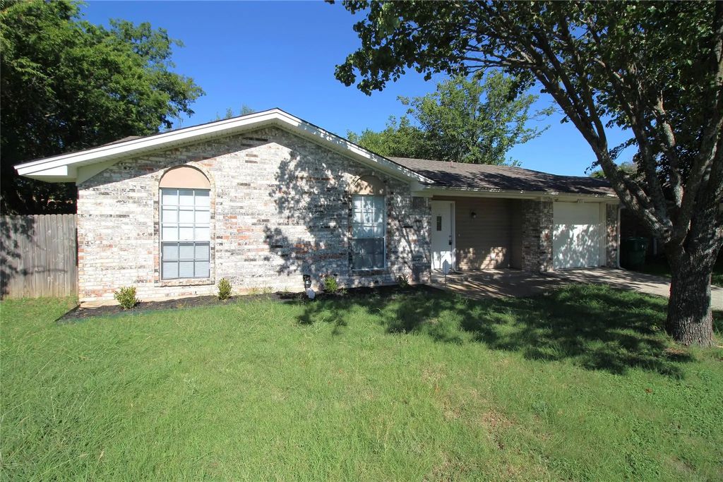 711 Briggs Street, Cedar Hill
