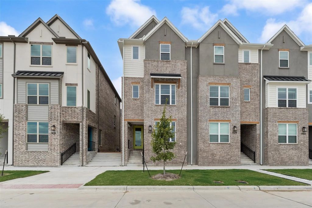 925 Heights Way, Plano