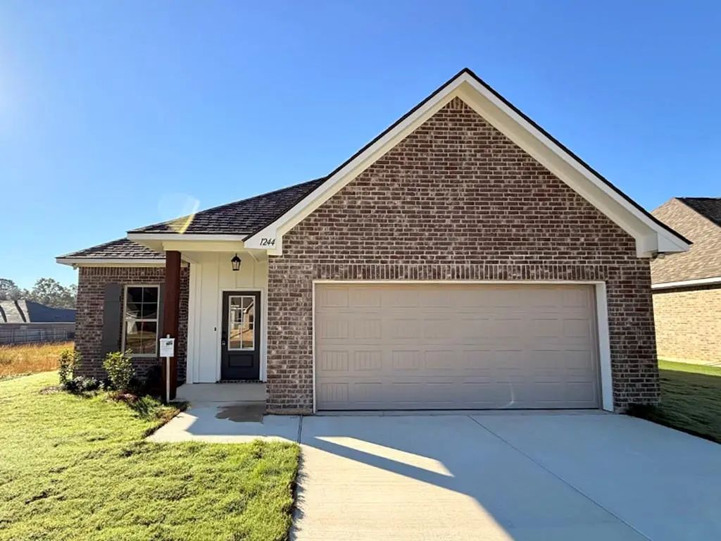 1244 Bayou Bay Court, Frierson