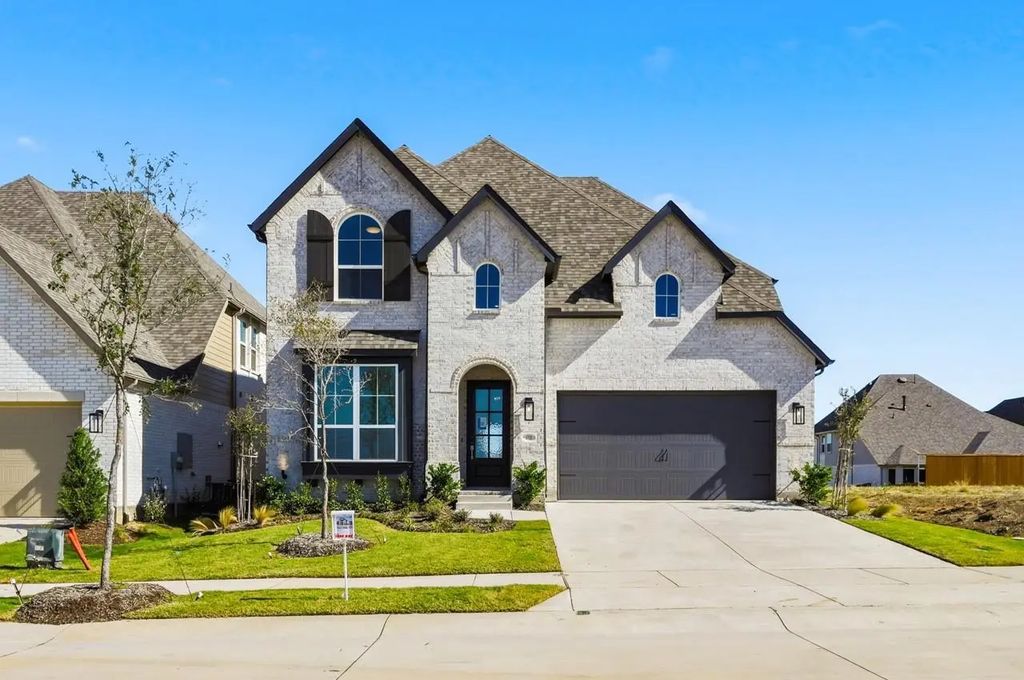 4330 Wildflower Lane, Oak Point