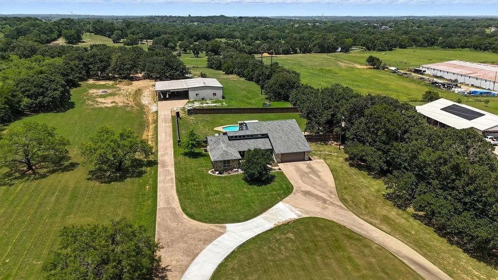 9125 County Road 523, Burleson