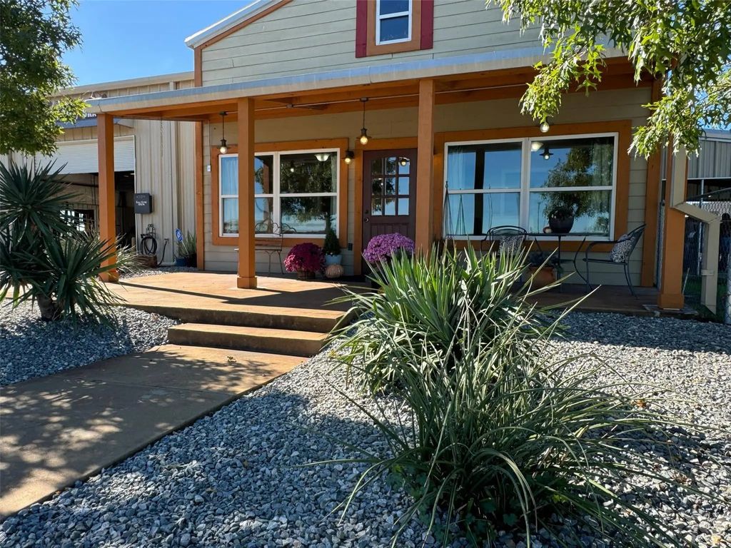 2077 N Hwy 78, Farmersville