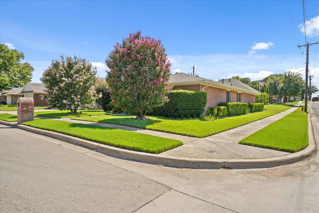 6921 Westover Way, North Richland Hills