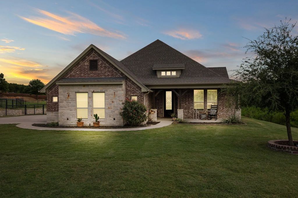 2103 Cash Point Court, Granbury