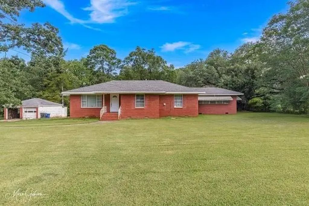 906 Lincoln Drive, Shreveport