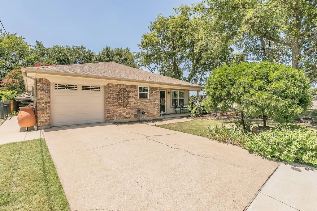 140 Travis Street, Keller