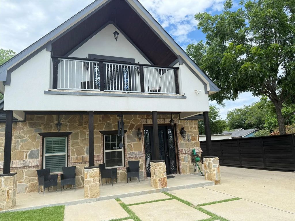 2219 Crystal Drive, Balch Springs