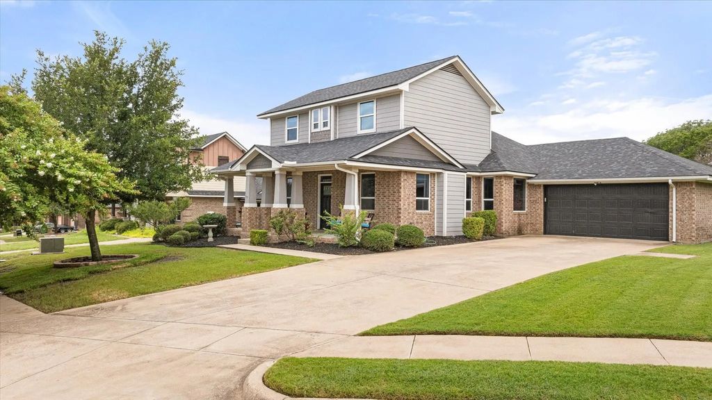 119 Camelot Street, Glen Rose