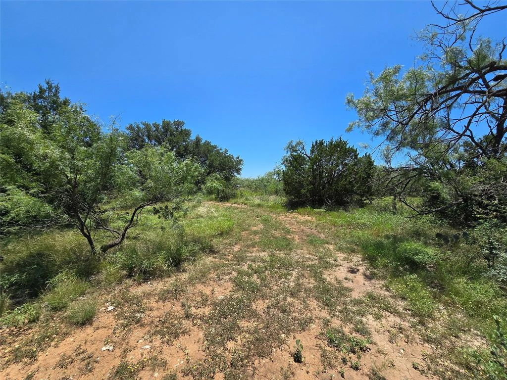18200 County Road 225, Brookesmith