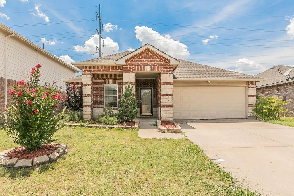 12729 Pricklybranch Drive, Fort Worth
