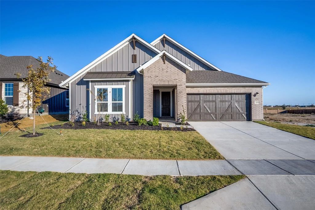 329 Fallbrook Drive, Aledo