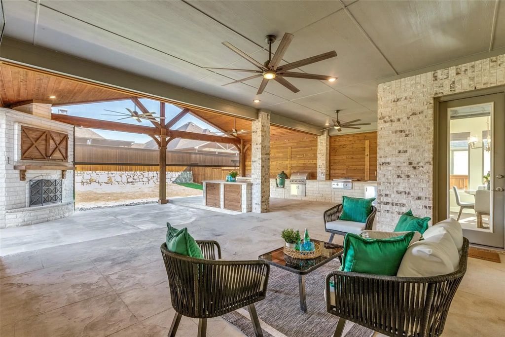 2908 Majestic Prince Street, Celina
