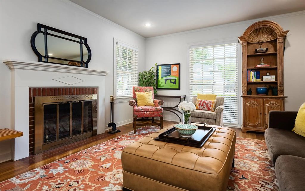 5122 W Amherst Avenue, Dallas