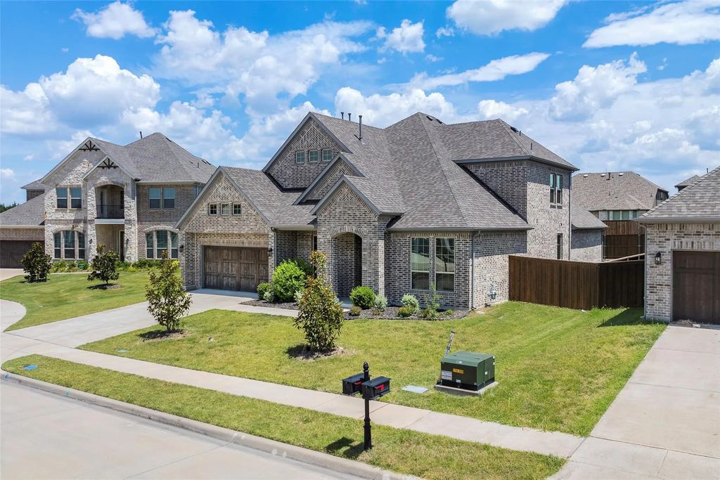 2033 Corleone Drive, McLendon Chisholm