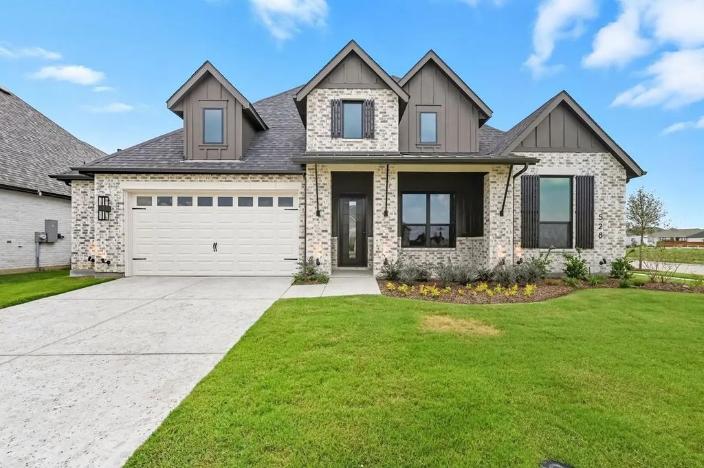 528 Lockhart Street, Waxahachie