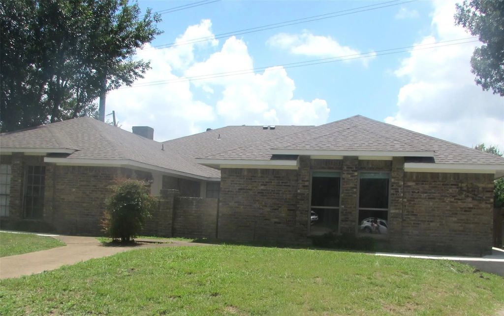 13301 Daystrom Court, Dallas