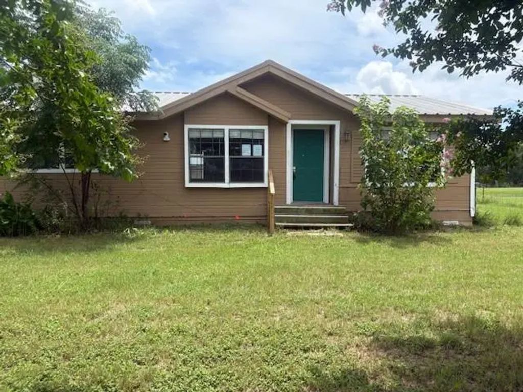 109 Brookshire, Riesel