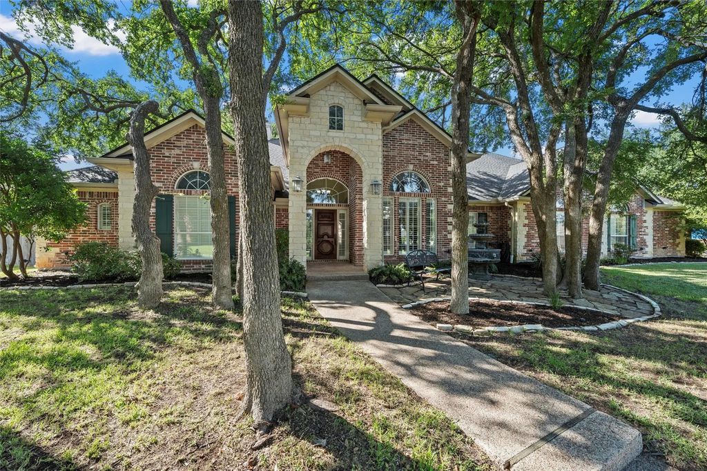 2021 Pebble Brook Circle, McGregor