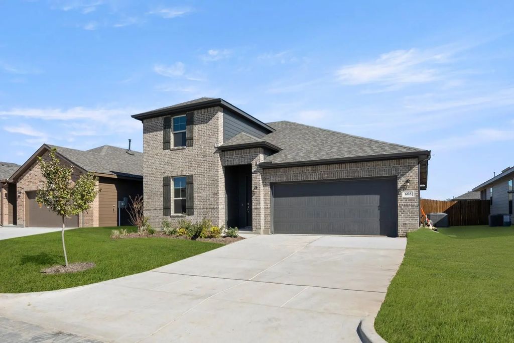 608 Godley Ranch, Godley