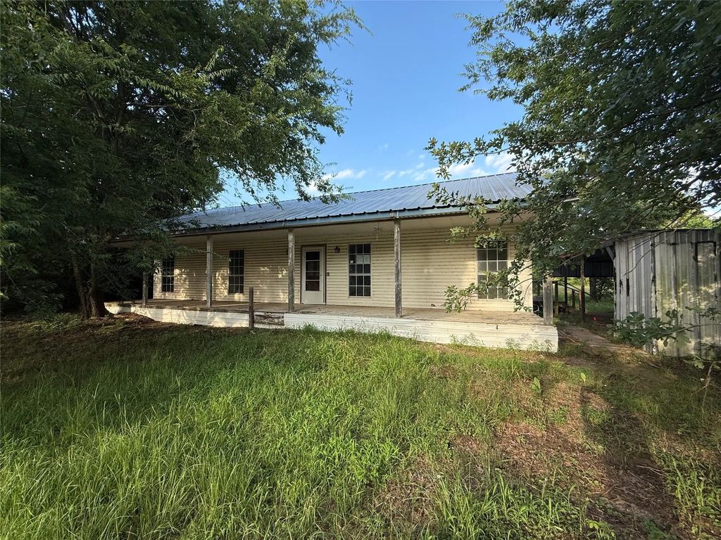 516 Lake By Drive, Kemp