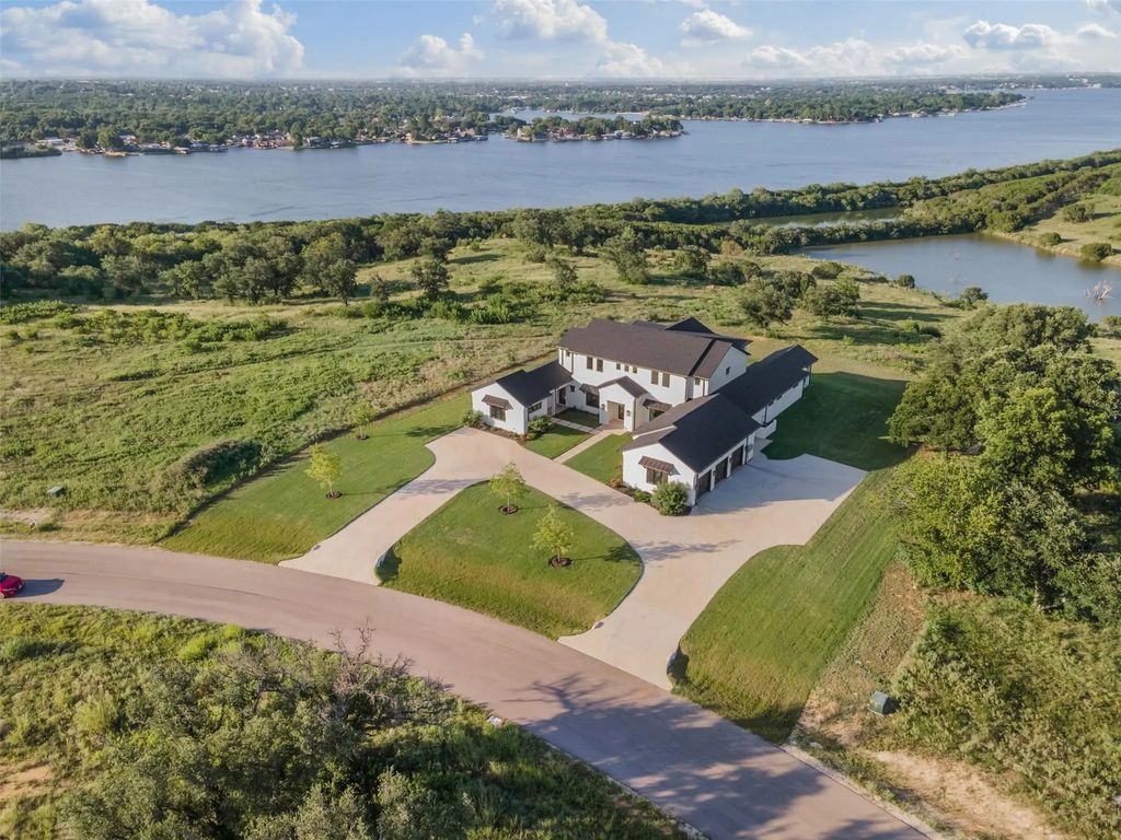 729 R C Luker Court, Granbury