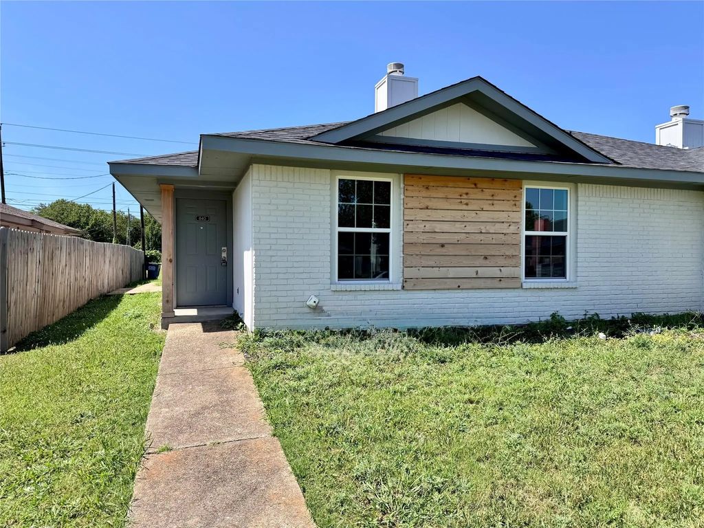 840 Potomac Drive, Lancaster