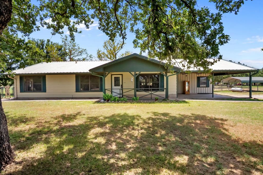 250 Young Road, Millsap
