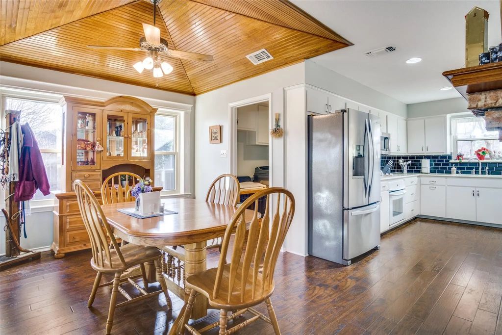 10124 Wandering Way Street, Benbrook