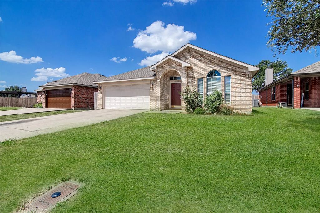 10421 Aransas Drive, Fort Worth