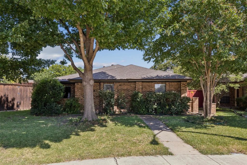 9809 Chandler Court, Dallas