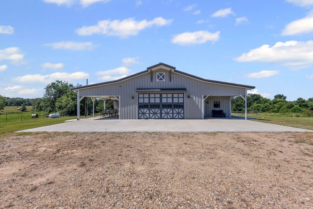 2072 Us-69, Emory