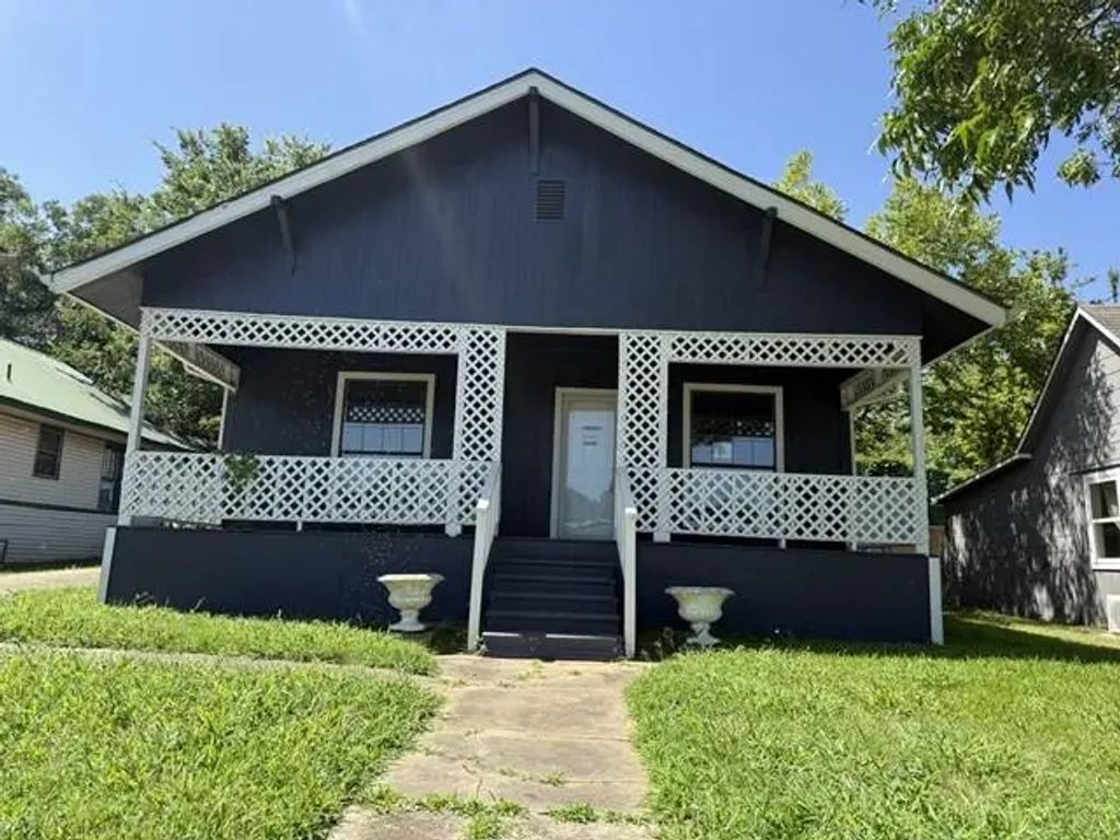 1320 W Morton Street, Denison