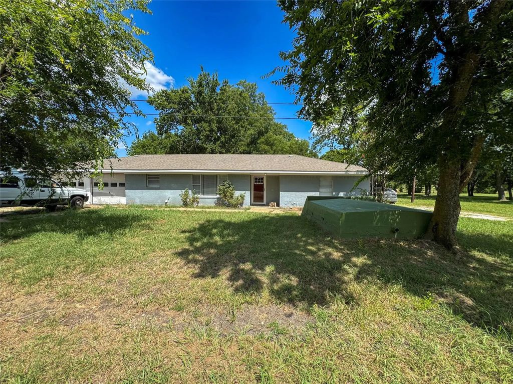 121 S Bois D Arc Street, Bailey