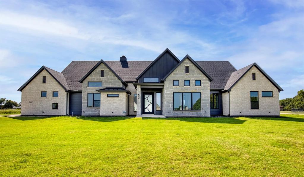 1407 Deerfield Drive, Wills Point