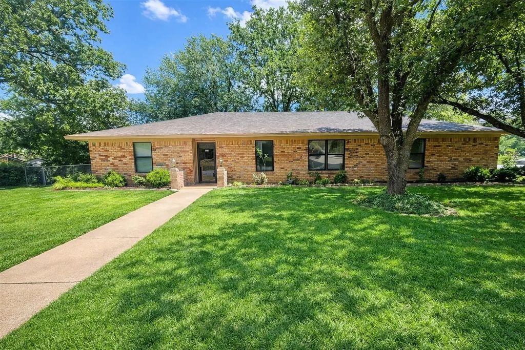 329 Azalea Drive, Sulphur Springs