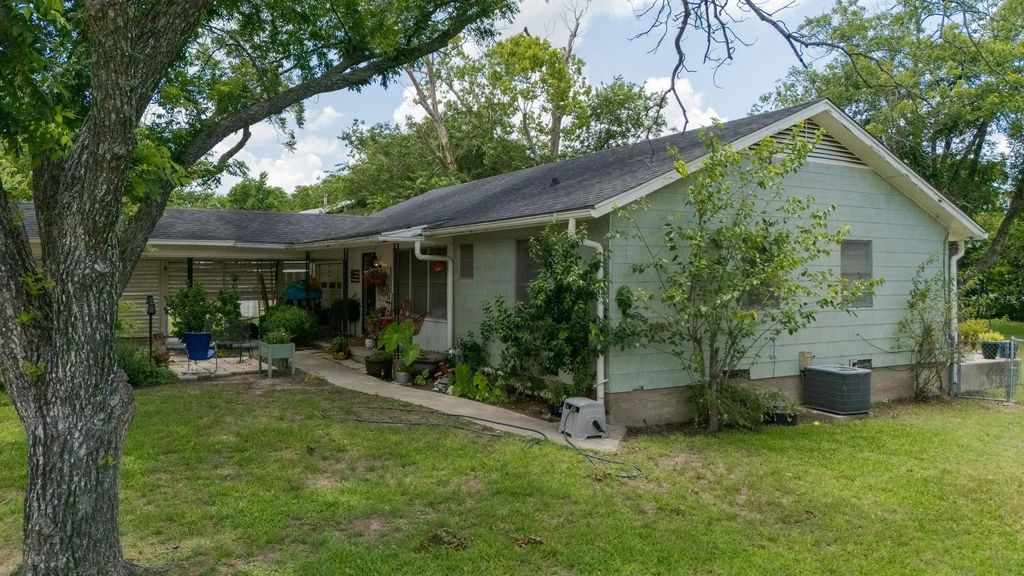 47 Sue Ann Drive, Lampasas