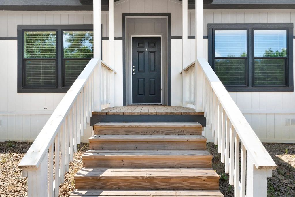 211 3900 Road, Gilmer